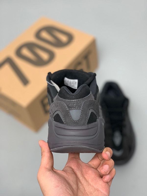 Yeezy Boost 700 V2 Shoes Vanta Vanta/Vanta 7