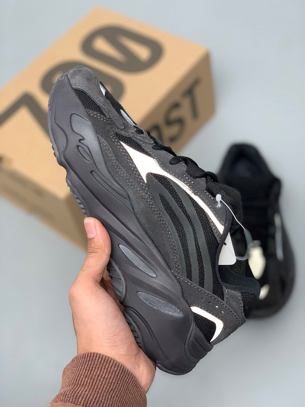 Yeezy Boost 700 V2 Shoes Vanta Vanta/Vanta 9