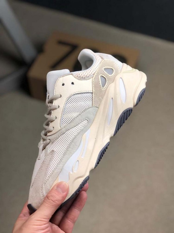 Yeezy Boost 700 Analog/Analog/Analog 5