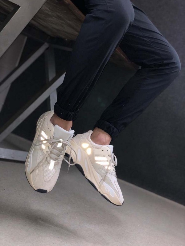 Yeezy Boost 700 Analog/Analog/Analog 15