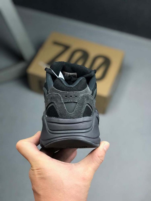 Yeezy Boost 700 V2 Vanta Vanta/Vanta 11