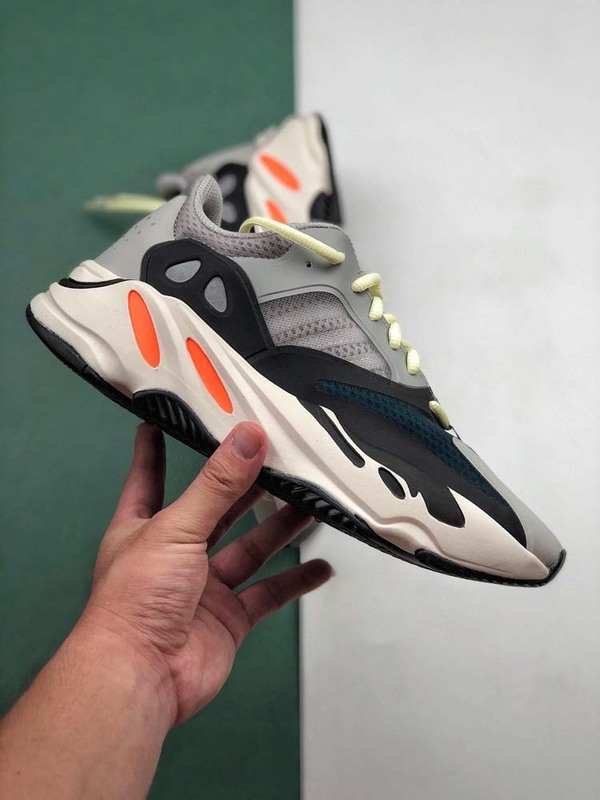 Yeezy Boost 700 Wave Runner Solid Grey/Chalk White/Core Black 3