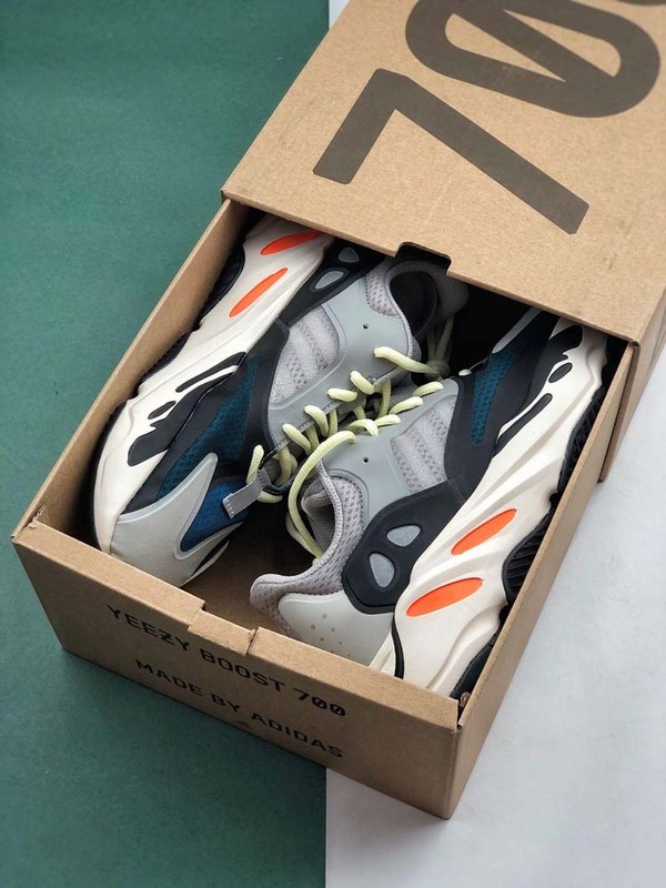 Yeezy Boost 700 Wave Runner Solid Grey/Chalk White/Core Black 7