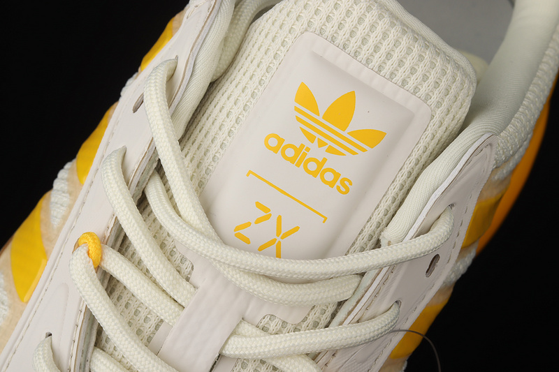 Zx 2K Boost 2.0 Shoes Wonder White/Orange Tint/Solar Gold 27