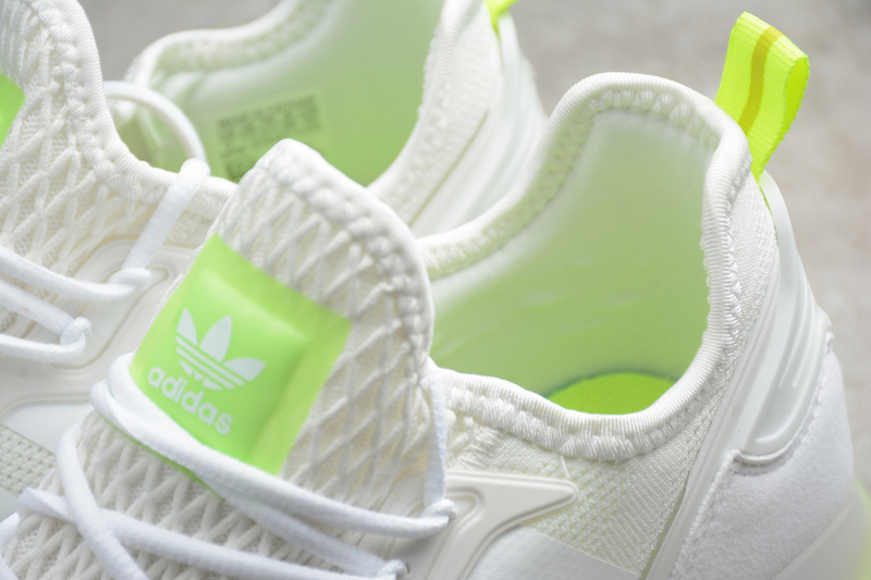 Zx 2K Boost Shoes Cloud White/Cloud White/Solar Yellow 23