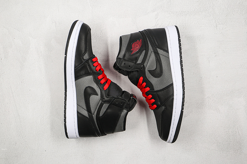 Air Jordan 1 Retro High Og Black/Metallic Silver/Gym Red 5