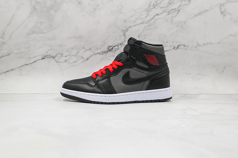 Air Jordan 1 Retro High Og Black/Metallic Silver/Gym Red 19