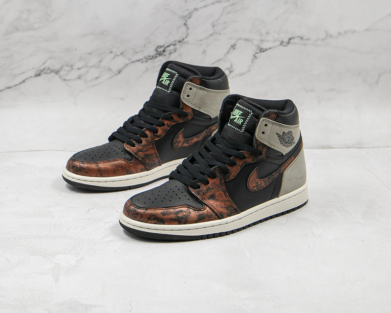 Air Jordan 1 Retro High Og Patina Black/Light Army/Sail/Fresh Mint 11