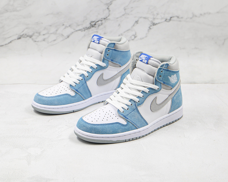 Air Jordan 1 Retro High Og Hyper Royal/Light Smoke Grey/White 17