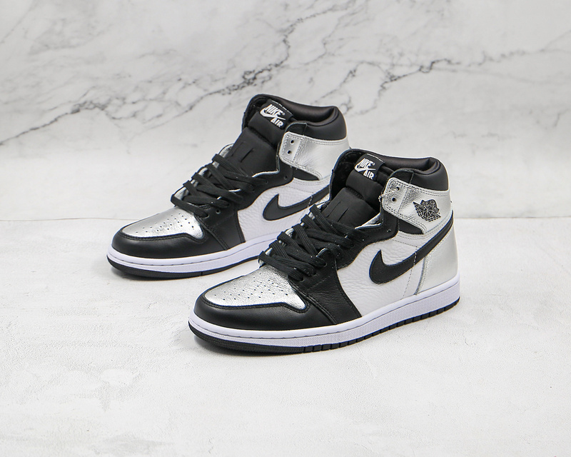 Air Jordan 1 Retro High Og Silver Toe Black/Metallic Silver/White 3