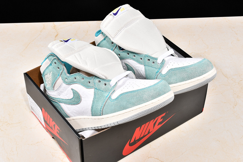 Air Jordan 1 Retro High Turbo Green/Sail-White 11