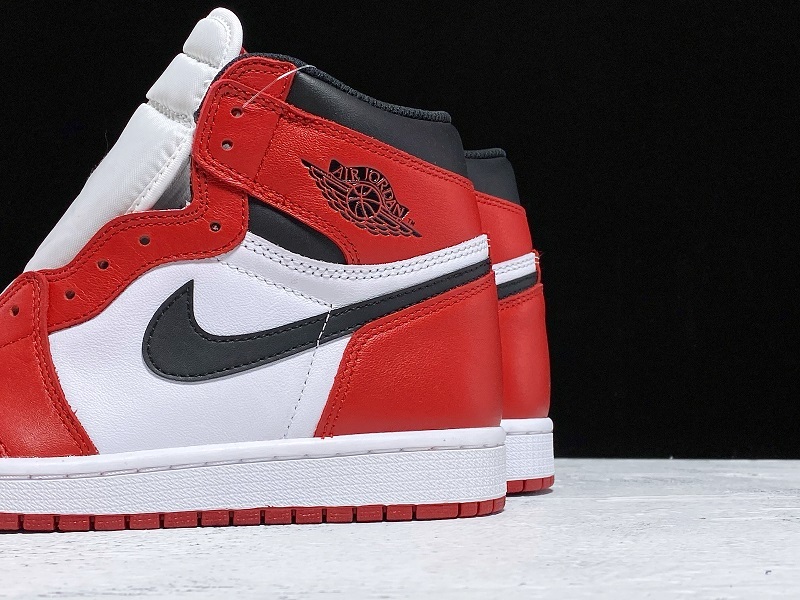 Get Air Jordan 1 Retro High Og Chicago White/Black-Varsity Red 7