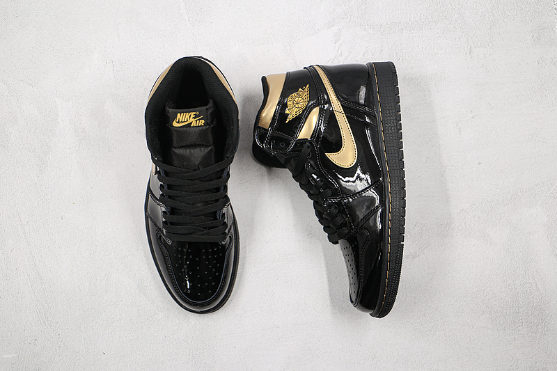 Air Jordan 1 Retro High Og Black/Black/Metallic Gold 15