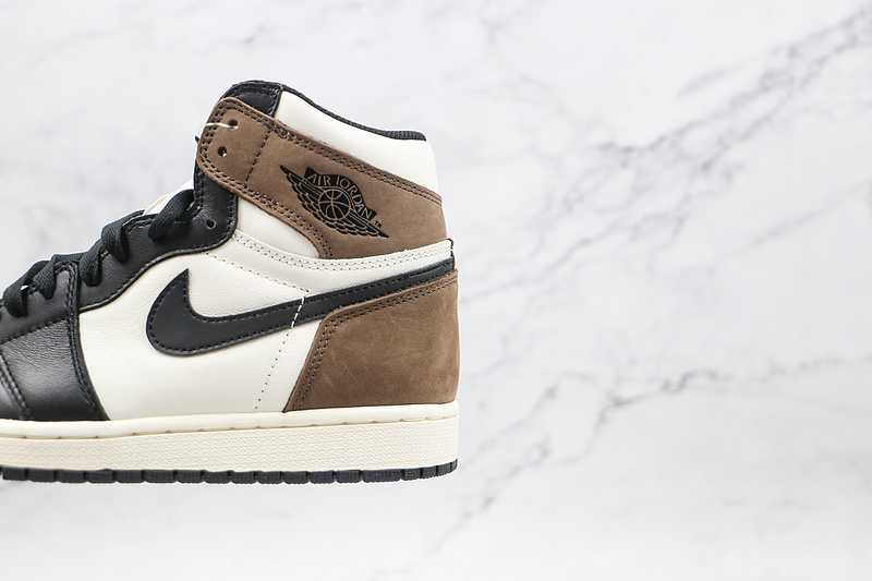 Air Jordan 1 Retro High Og Sail/Dark Mocha/Black/Black 9