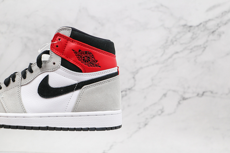 Air Jordan 1 Retro High Og White/Black/Light Smoke Grey/Varsity Red 3