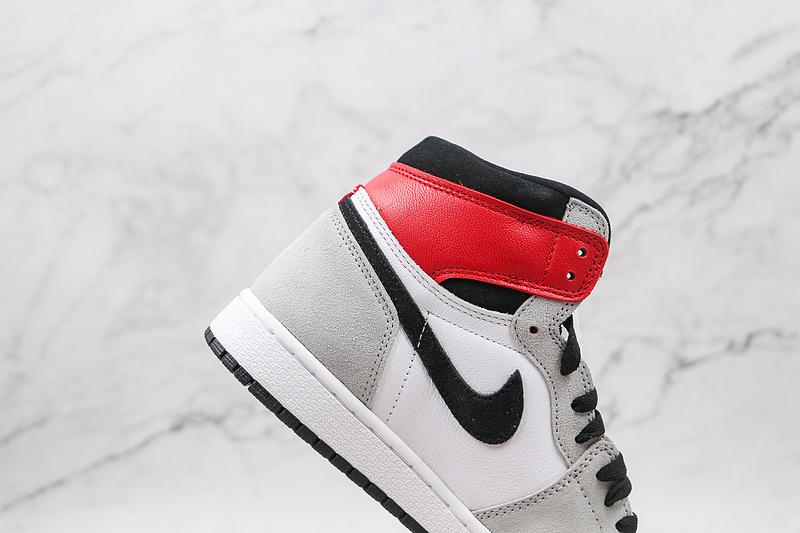 Air Jordan 1 Retro High Og White/Black/Light Smoke Grey/Varsity Red 5