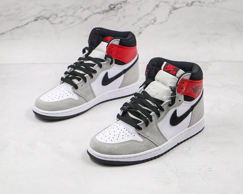 Air Jordan 1 Retro High Og White/Black/Light Smoke Grey/Varsity Red 7