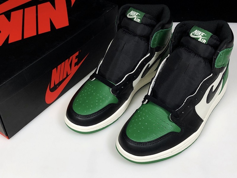 Air Jordan 1 Retro High Og Pine Green/Black 17