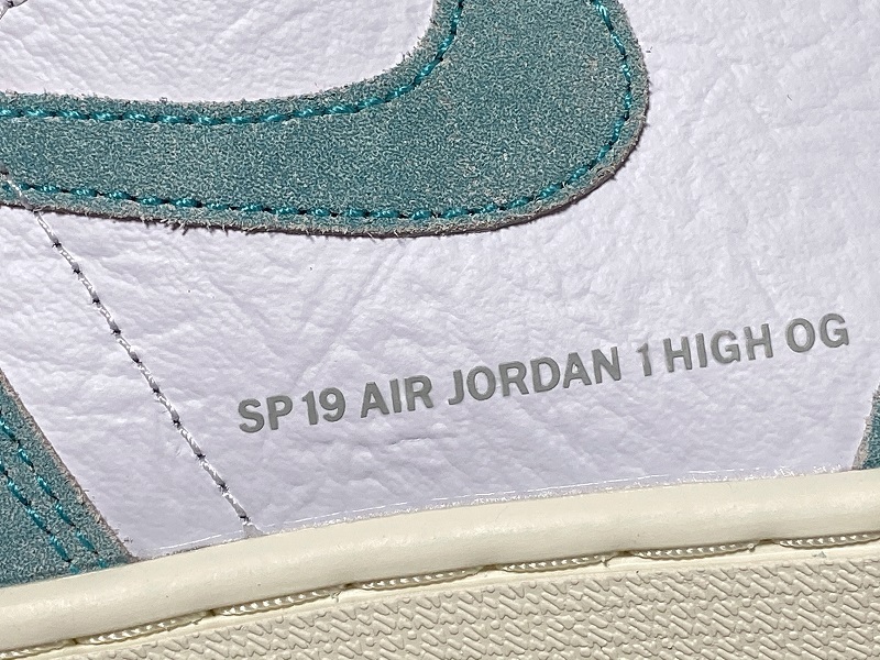 Get Air Jordan 1 Retro High Turbo White/Light Smoke Grey 25