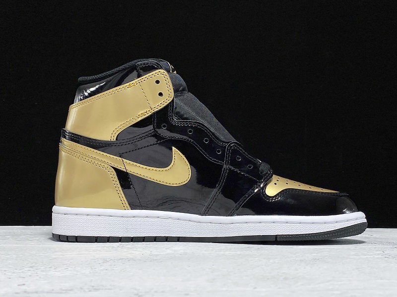 Get Air Jordan Retro 1 High Og Nrg Black/Metallic Gold 11