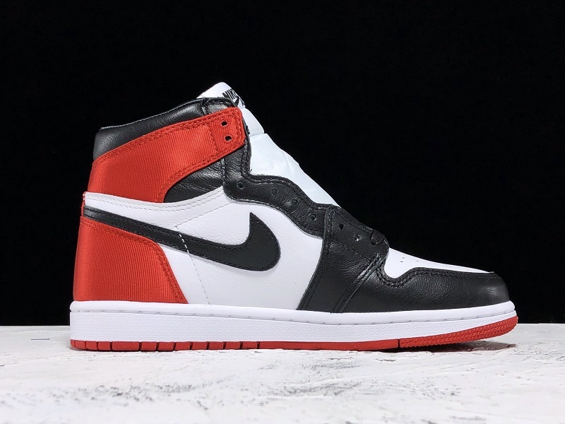 H12 Air Jordan 1 Retro High Satin Black Toe Black/White/Red 31