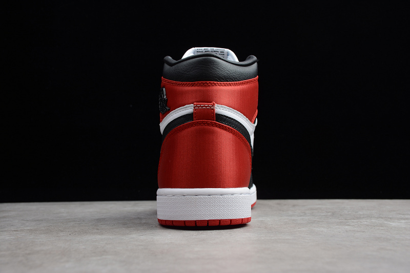 St Air Jordan 1 Retro High Satin Black Toe Black/White/Red 3