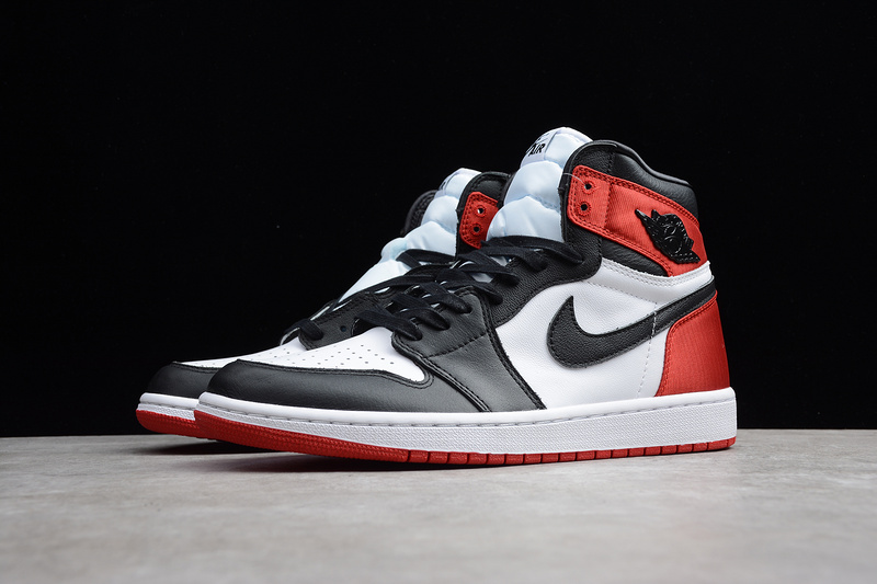 St Air Jordan 1 Retro High Satin Black Toe Black/White/Red 23