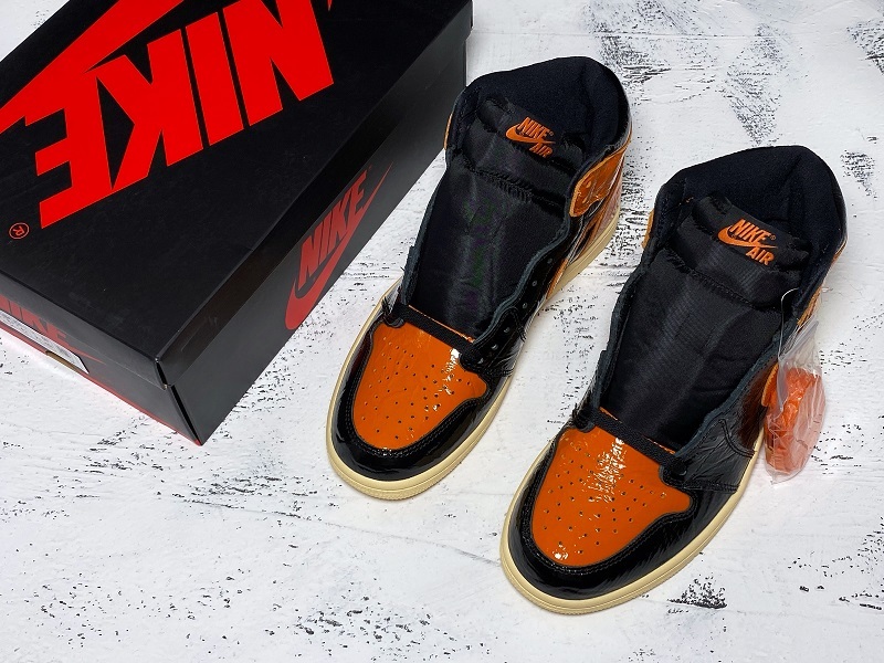 Get Air Jordan 1 High Og Shattered Backboard 3.0 Black/Orange 5