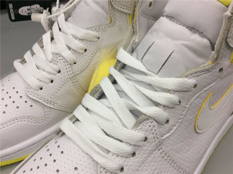 Air Jordan 1 High Og First Class Flight White/Dynamic Yellow 25