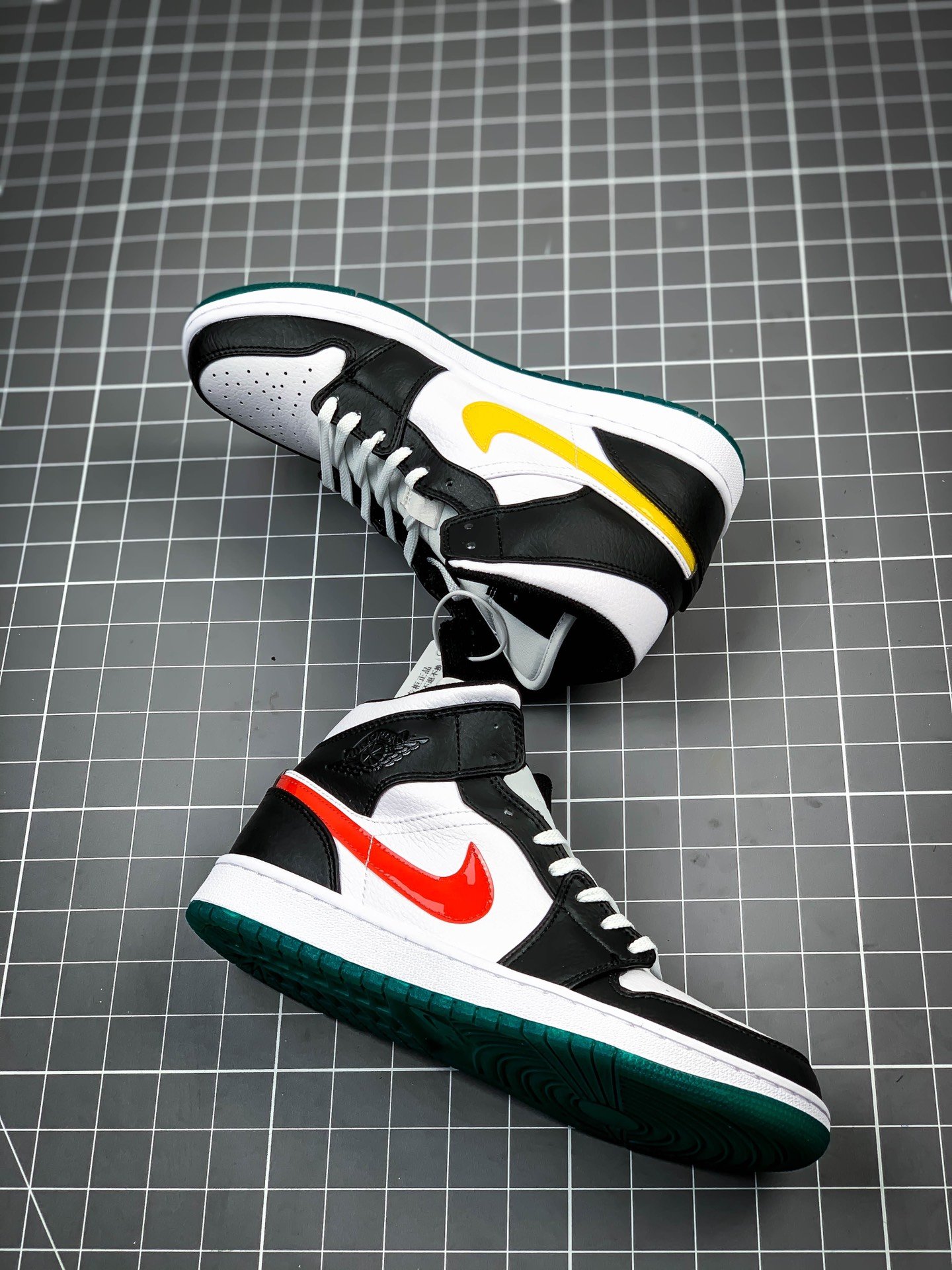 Air Jordan 1 Mid Black/University Red-White-Lucid Green 3