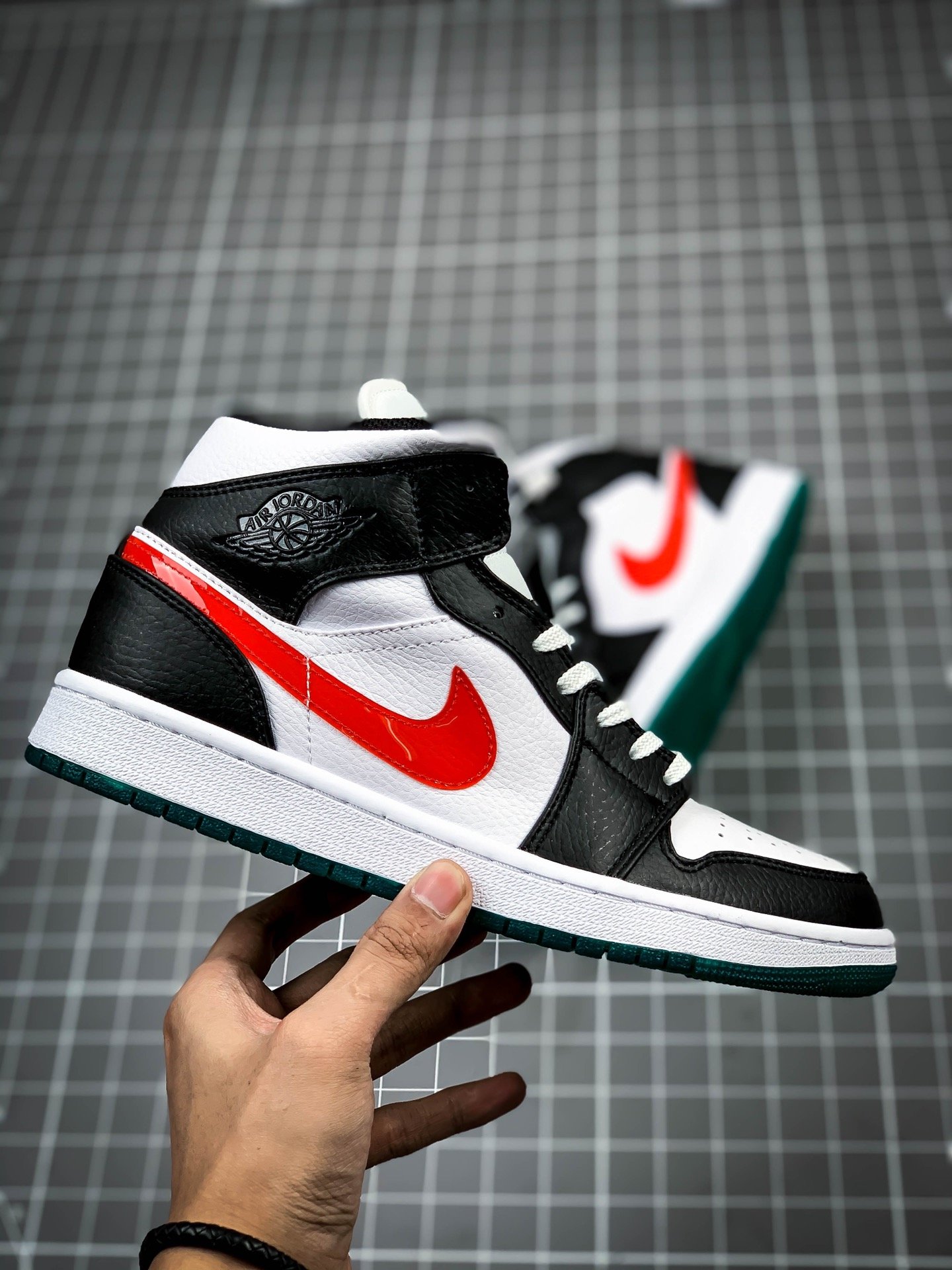 Air Jordan 1 Mid Black/University Red-White-Lucid Green 9