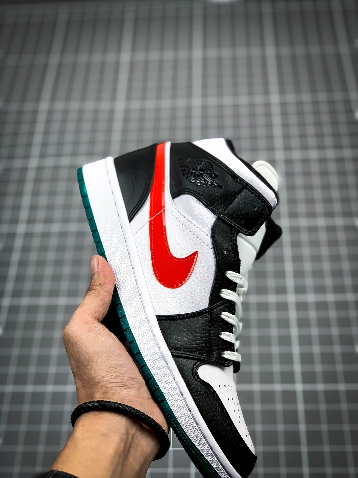 Air Jordan 1 Mid Black/University Red-White-Lucid Green 13