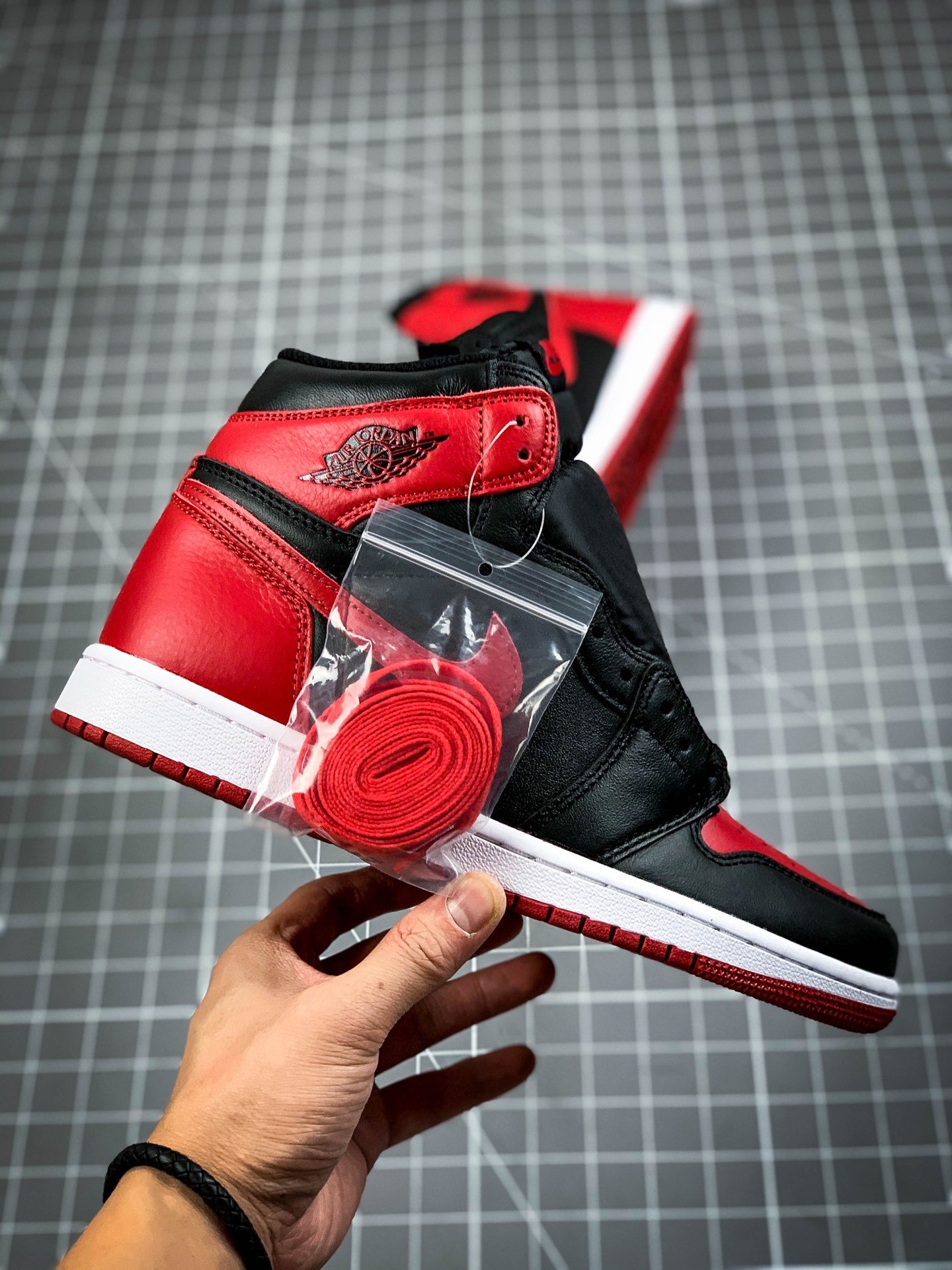 Air Jordan 1 Retro High Og Black/Varsity Red-White 9