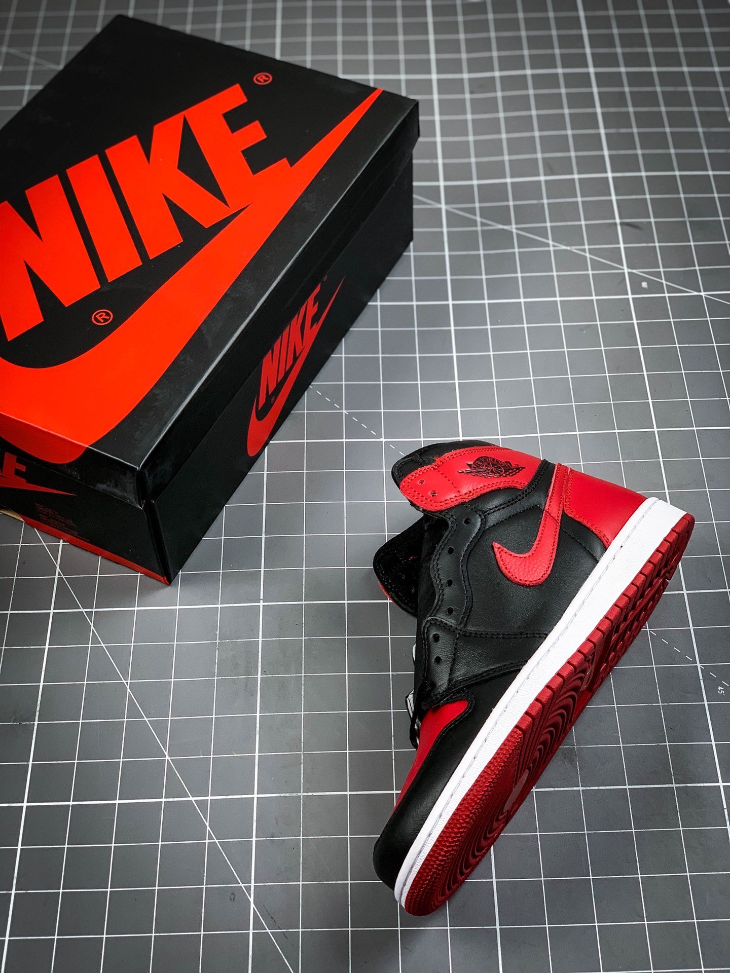 Air Jordan 1 Retro High Og Black/Varsity Red-White 15