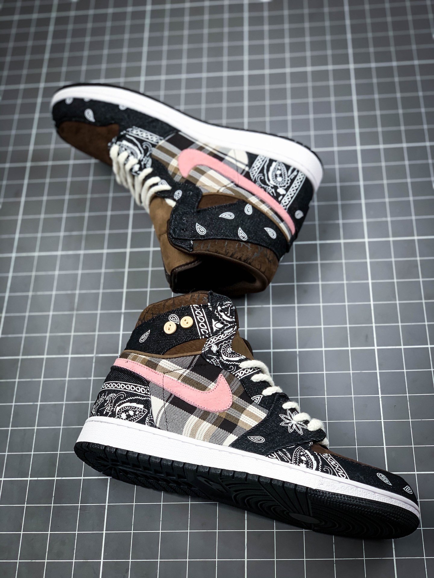 Air Jordan 1 High Bandana Black/Dark Brown/White 13