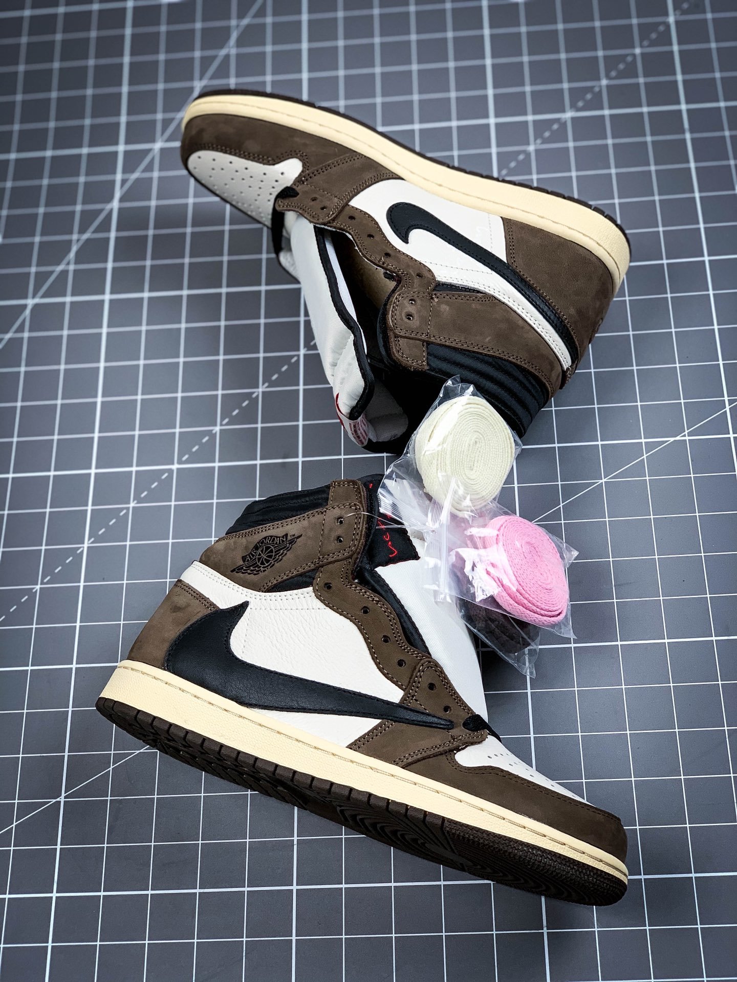 Air Jordan 1 High Og Ts Sp Travis Scott White/Black/Brown 7