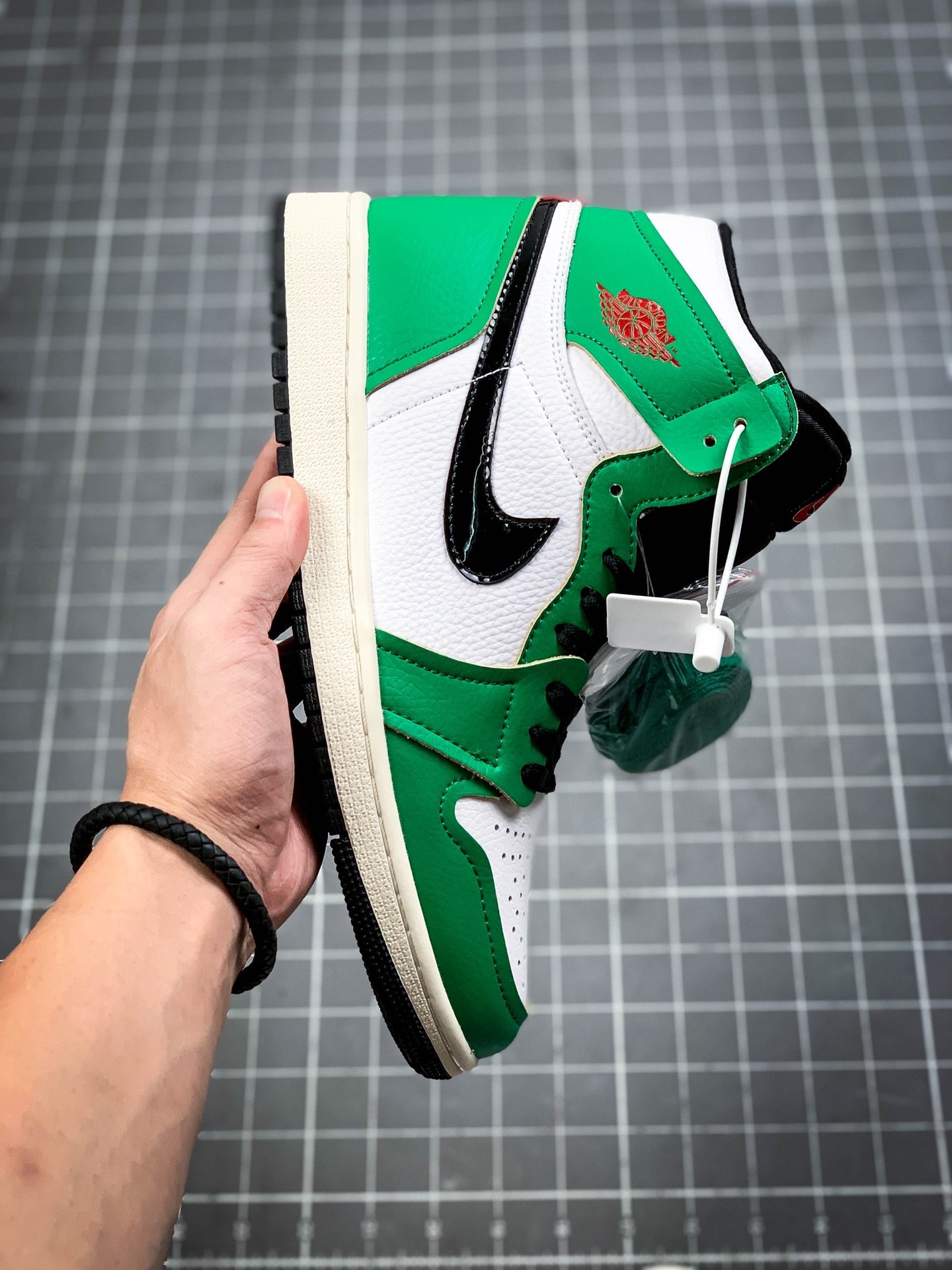 Air Jordan 1 High Og Lucky Green Lucky Green/White-Sail-Black 7