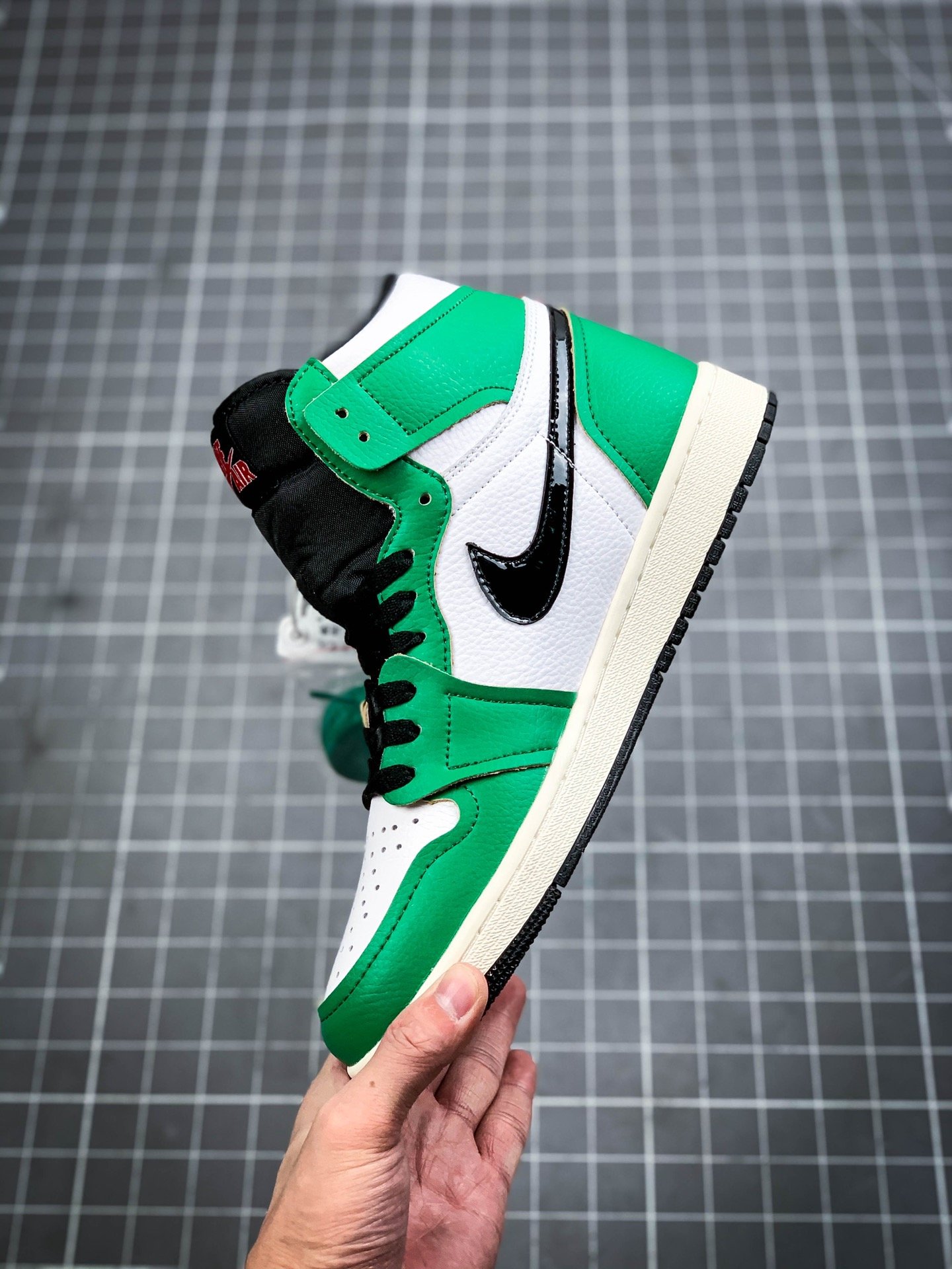 Air Jordan 1 High Og Lucky Green Lucky Green/White-Sail-Black 11