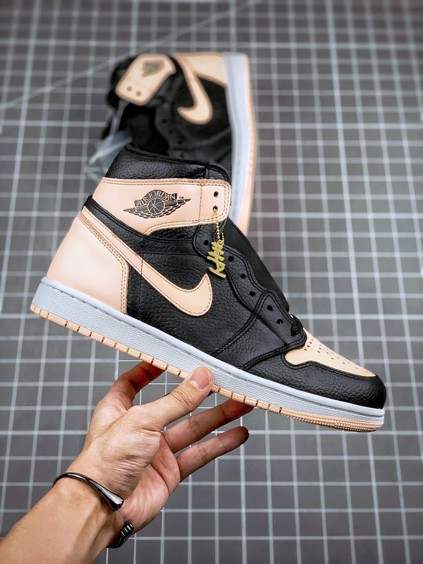 Original Quality Air Jordan Retro 1 High Og Black/Crimson Tint-Hyper Pink-White 9