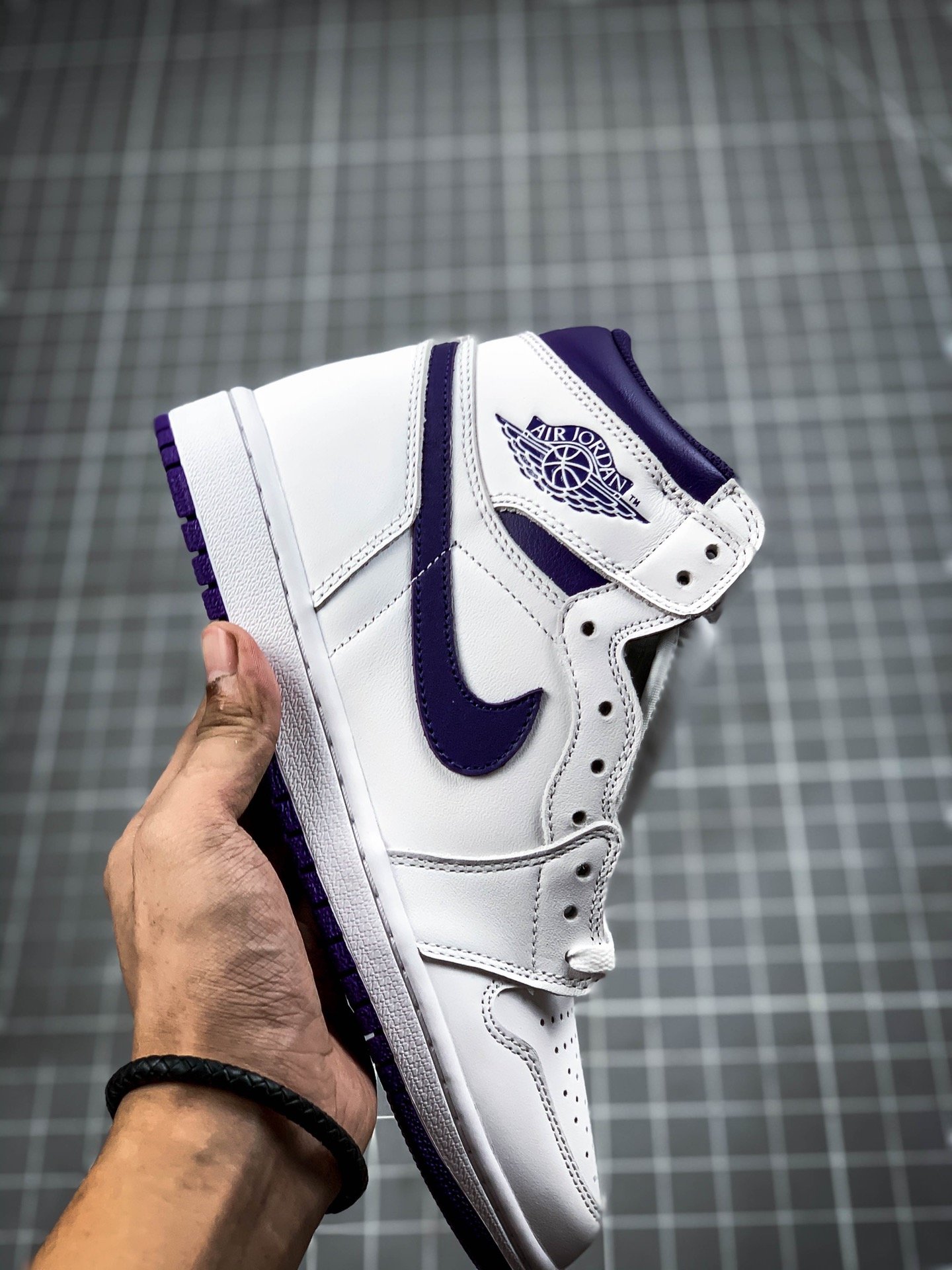 Air Jordan 1 Retro High Og White/Purple 3