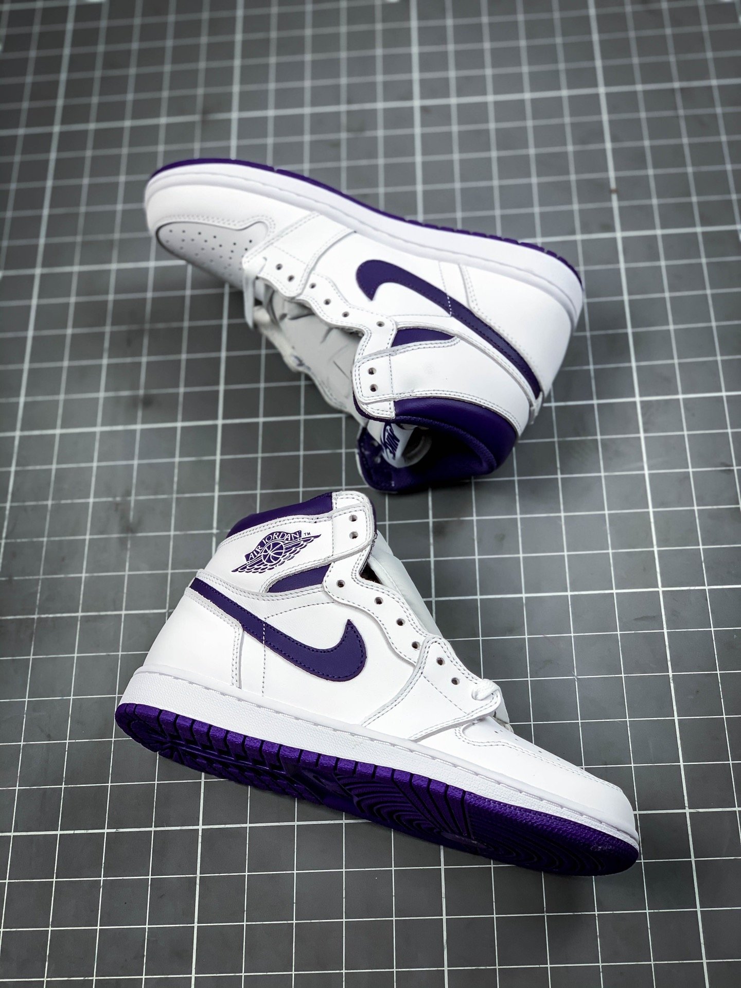 Air Jordan 1 Retro High Og White/Purple 9