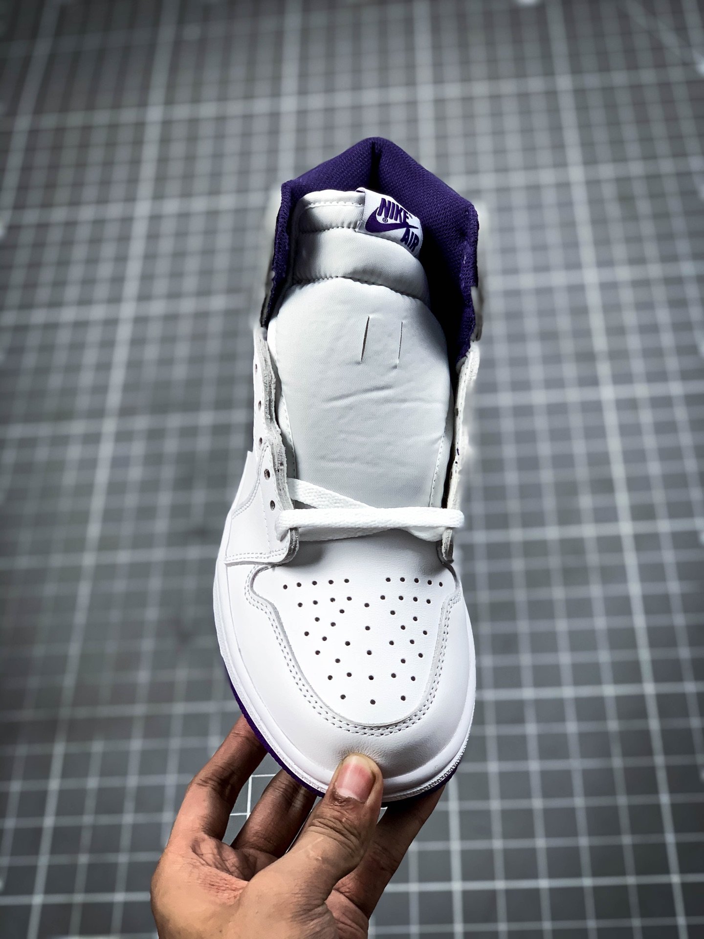 Air Jordan 1 Retro High Og White/Purple 11