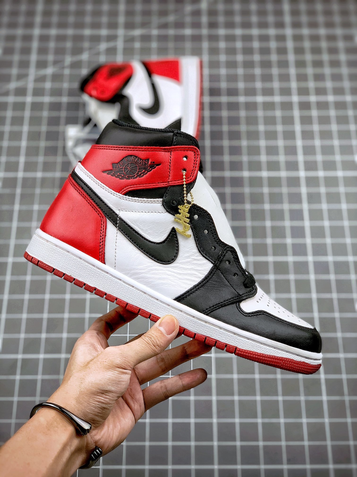 Air Jordan 1 Retro High Og Black Toe White/Black-Gym Red 11