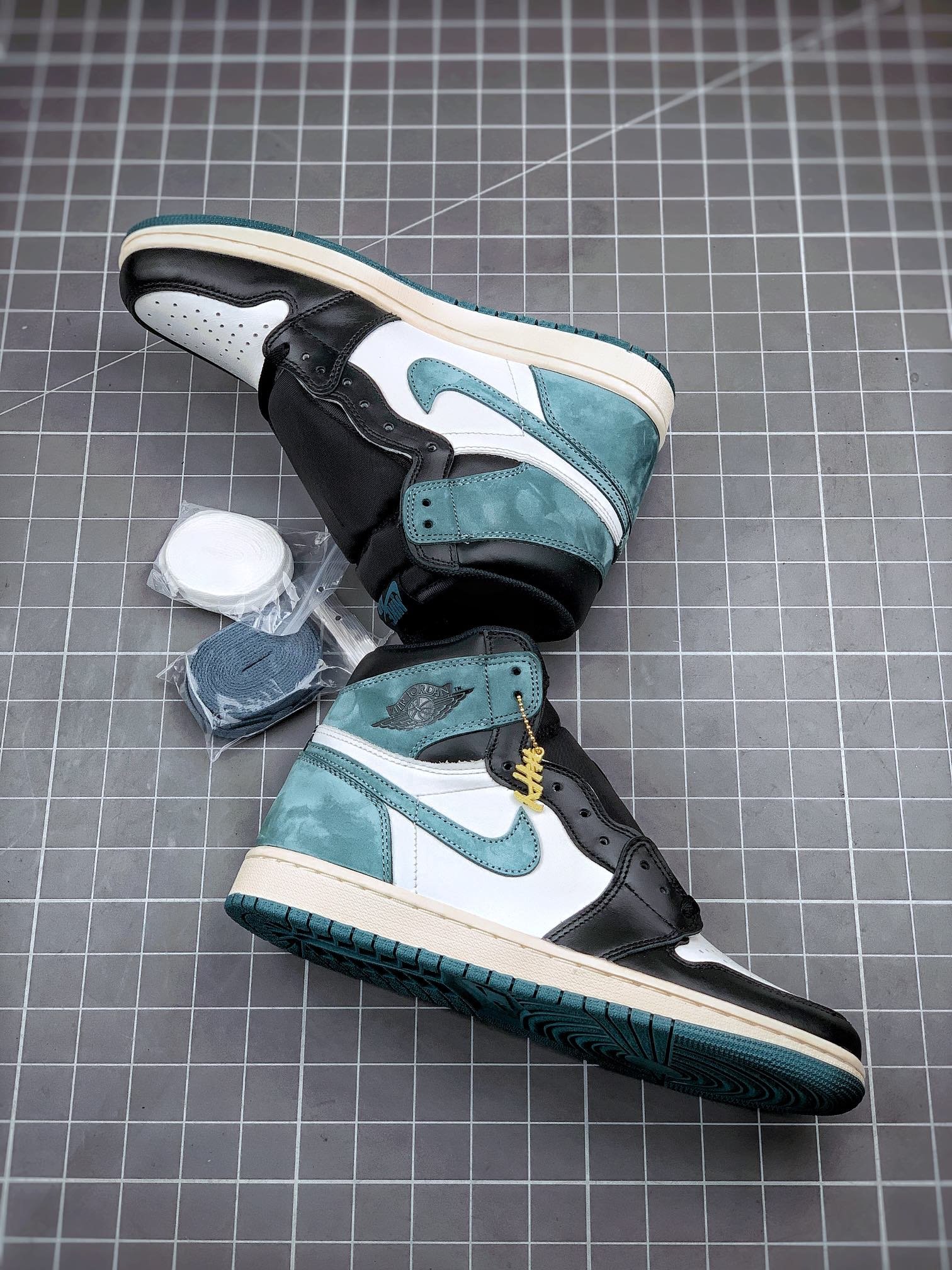 Air Jordan 1 Retro High Og Clay Green Summit White/Clay Green-Black 15