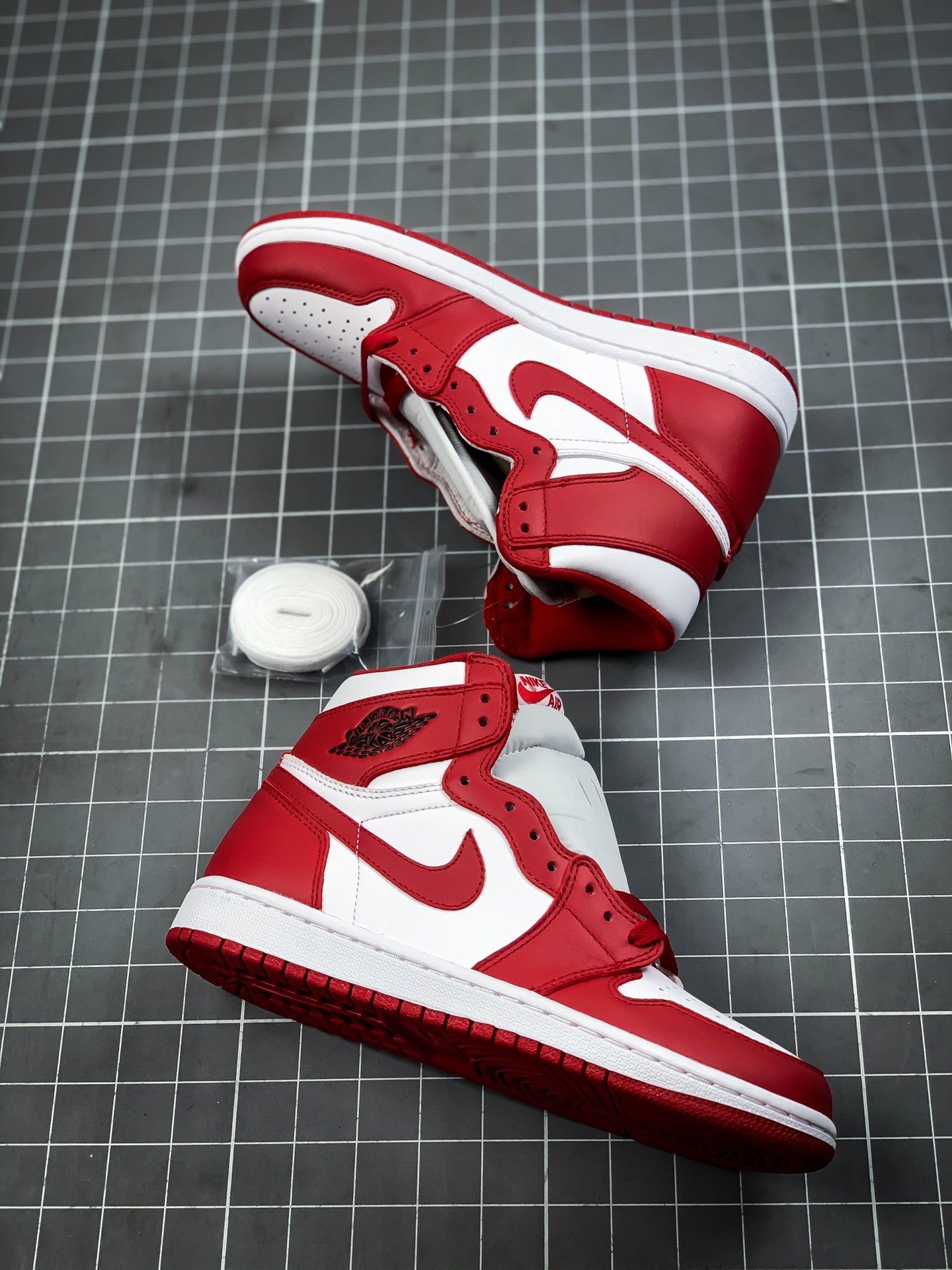 Air Jordan 1 High 85 Chicago Varsity Red/White-Black 3