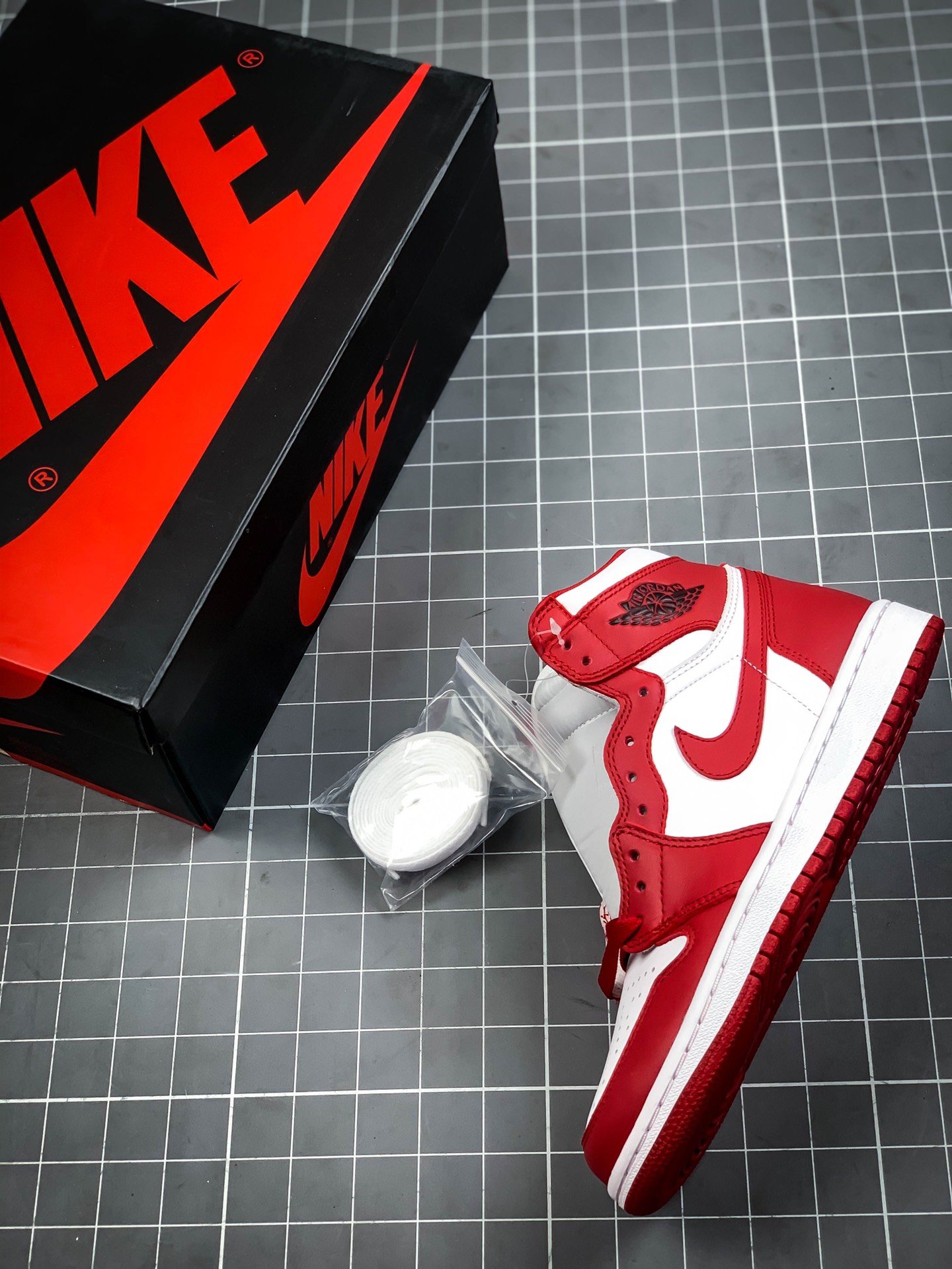 Air Jordan 1 High 85 Chicago Varsity Red/White-Black 9