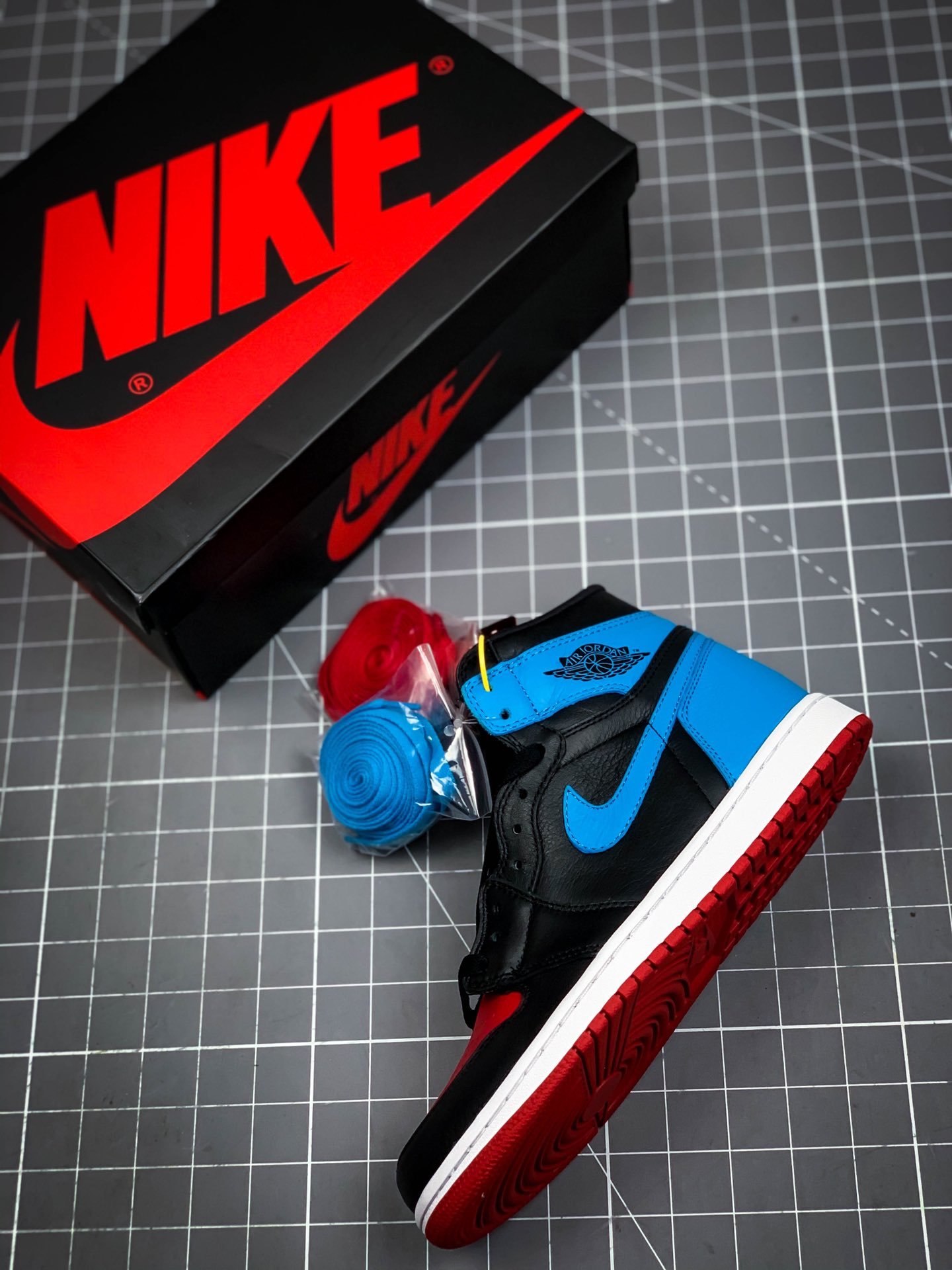 Air Jordan 1 High Unc To Chicago Black/Dark Powder Blue/Red 9