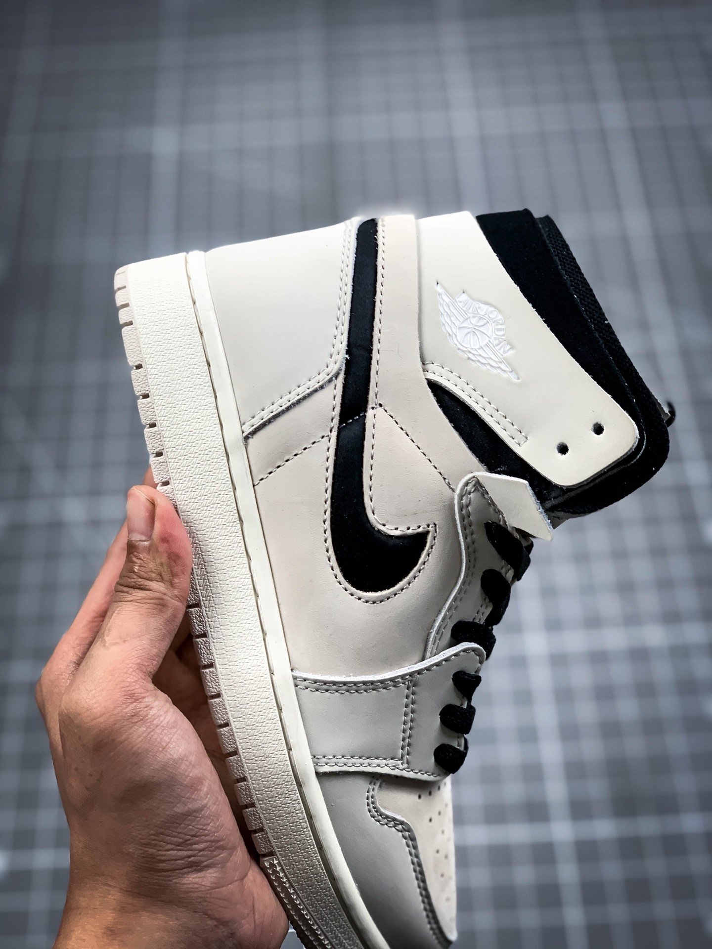 Air Jordan 1 High Zoom Summit White/Black/Sail/Light Orewood Brown 3