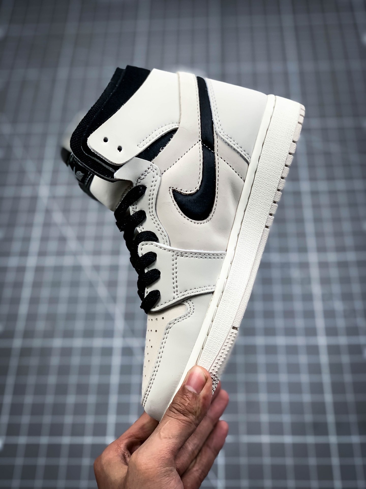 Air Jordan 1 High Zoom Summit White/Black/Sail/Light Orewood Brown 11