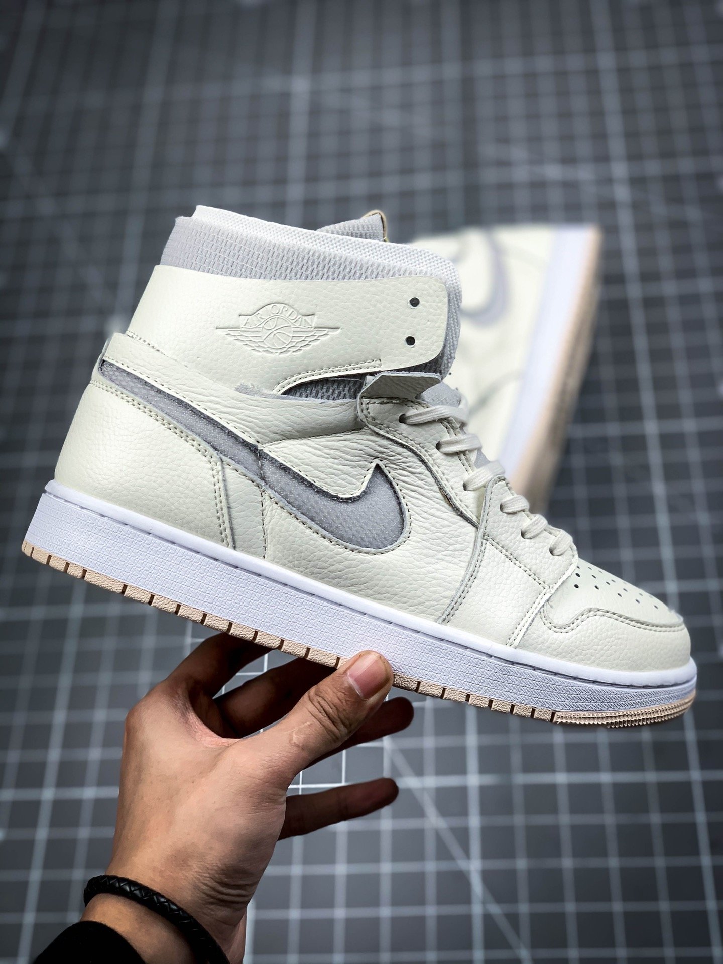 Air Jordan 1 High Zoom Pearl White Sail/Pearl White/White/Light Voltage Yellow 9